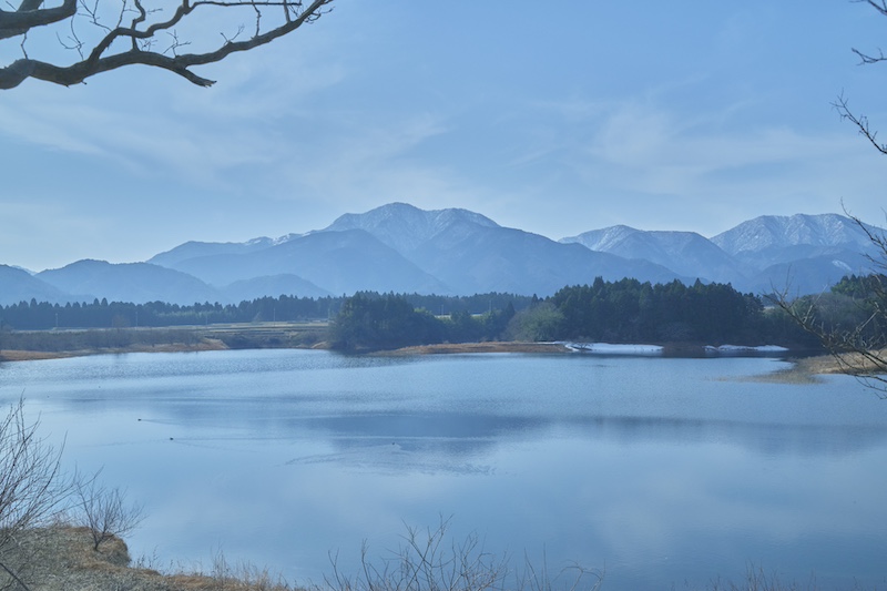 〝日本一危険な国宝〟といわれる三徳山修験登山と静寂の水辺